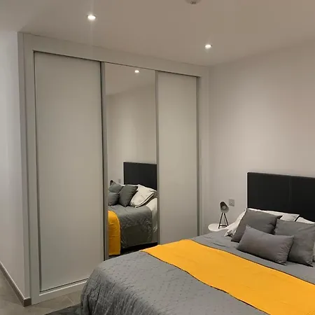 New Bright And Modern Studio At E1 Gibraltar