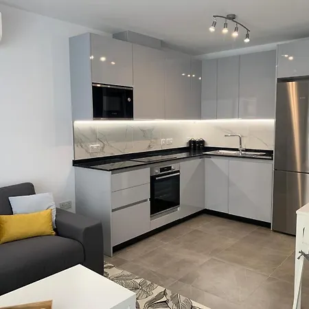 Apartment New Bright And Modern Studio At E1 Gibraltar